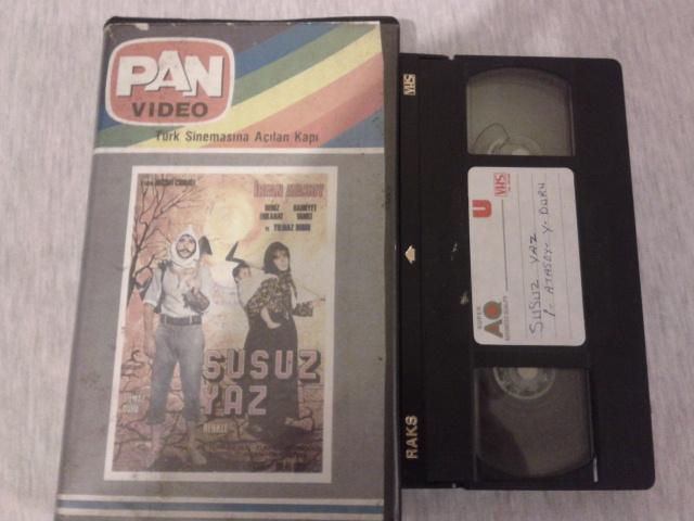 SUSUZ YAZ İRFAN ATASOY DENİZ ERKANAT VHS FİLM 1