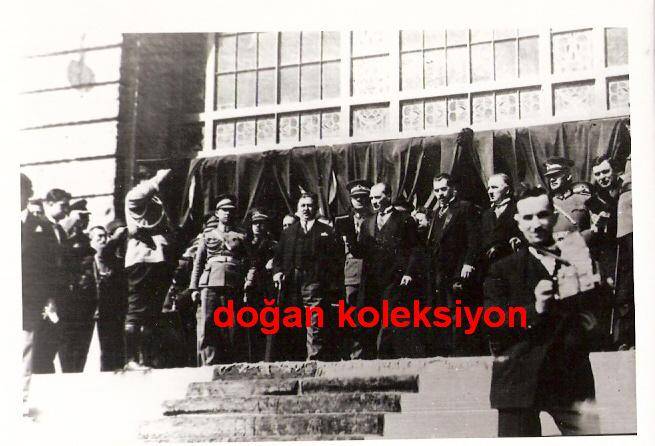 D&K- ATATÜRK İSTANBUL'DA RECEP PEKER'LE 1927 1