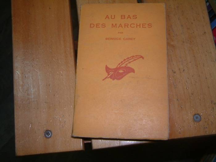 AU BAS DES MARCHES-BERNCIE CAREY-1952 1