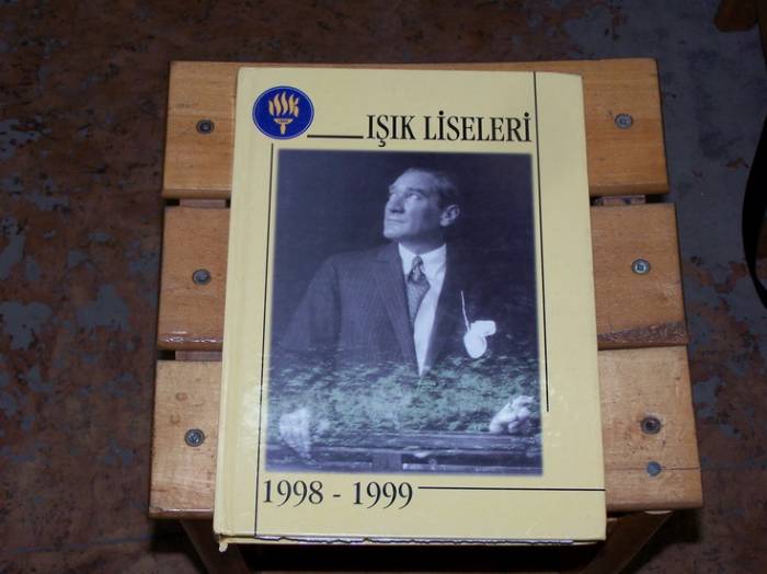 İLKSAHAF&IŞIK LİSELERİ-1998-1999 YILLIĞI 1