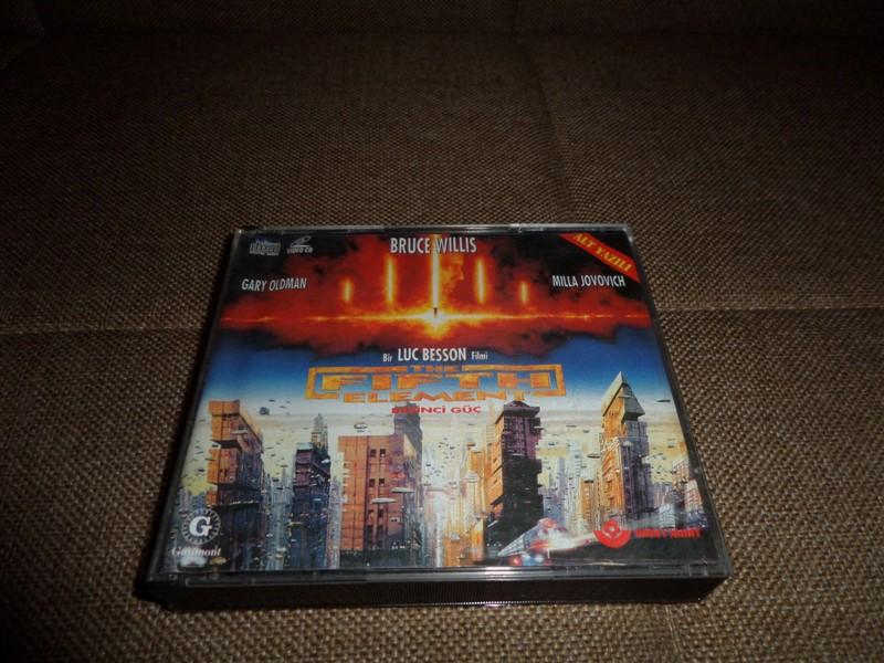 VCD THE FIFTH ELEMENT BRUCE WILLIS MILLA JOVOVICH 1