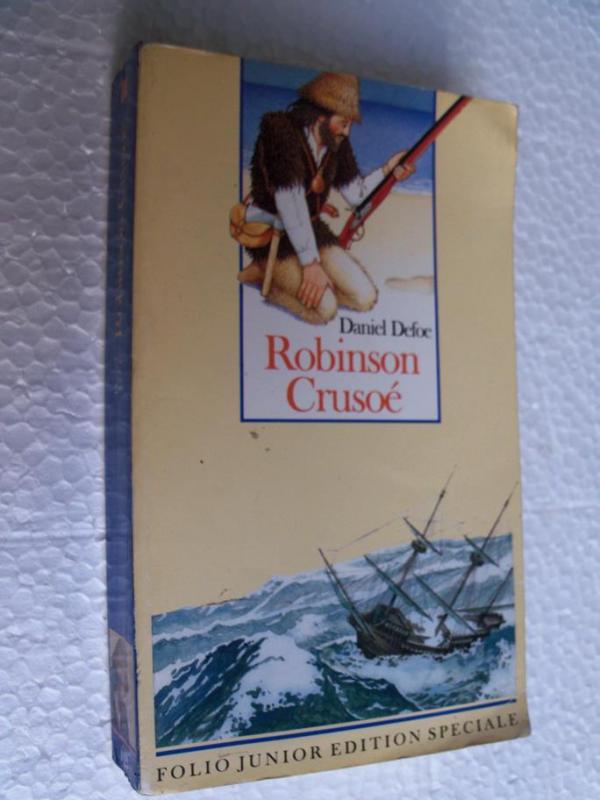 ROBINSON CRUSOE Daniel Defoe GALLIMARD (Fransızca) 1