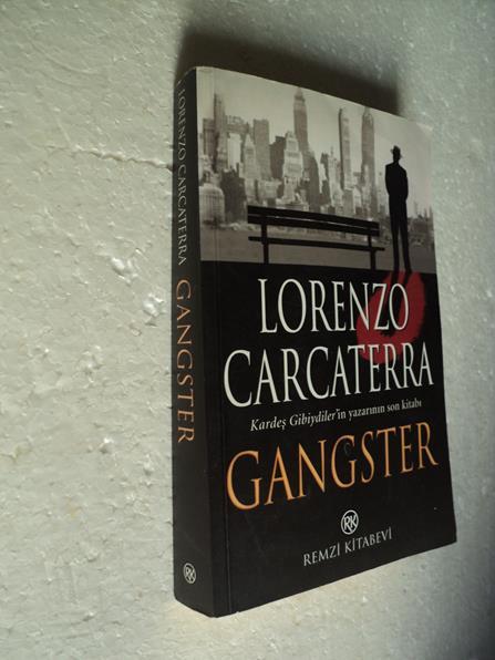GANGSTER Lorenzo Carcaterra 1