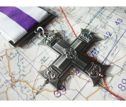 Sertifikalı-kartlı, İngiliz Askeri cross çapraz