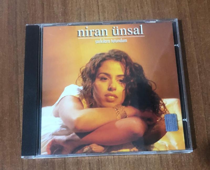 Niran Ünsal -  Şarkılara Tutundum / 2.El CD 1