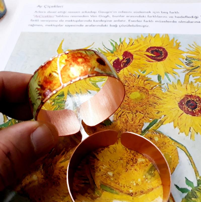 Bakır el işçilikli bilezik-Van Gogh - Sunflowers 2