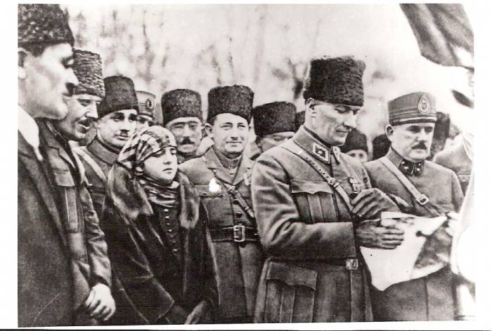 D&K- ATATÜRK AKHİSAR'DA LATİFE HANIM 6 ŞUBAT 1923 1