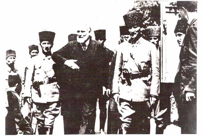 D&K-ATATÜRK-İZMİTTE 18 HAZİRAN 1922 1